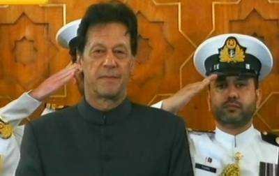 इम्रान खान पाकिस्तानचे नवे पंतप्रधान, शपथविधी संपन्न | imran khan takes oath as the prime minister of pakistan