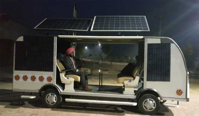 भारतीय विद्यार्थ्यांनी बनवली देशातील पहिली विनाचालक सौर उर्जेवर चालणारी बस | first solar powered driverless bus