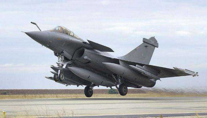 Rafale deal LIVE: संरक्षण मंत्रालयातून गोपनीय कागदपत्रांची चोरी; केंद्र सरकारचा आरोप | Rafale deal