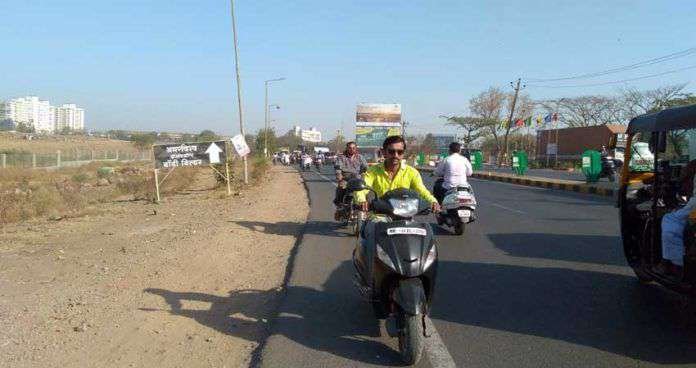 पुणे-नाशिक महामार्गावर "रॉंग साईड'ने वाहने सुसाट | Road side on the Pune-Nashik Highway