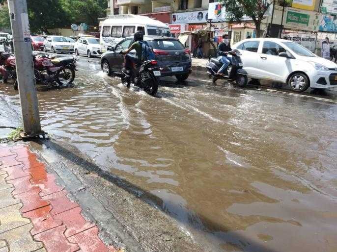 पुणे | Water in the Road of Pune in Ain Droughtq