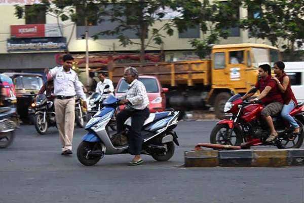 नवीन मोटार | Under the new motor vehicle law, there is no action in the state