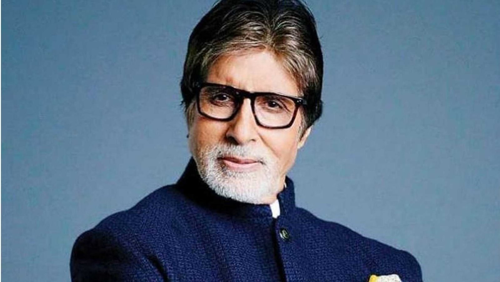 बिग बीं | Big B shared Hindi word for 'Selfie'