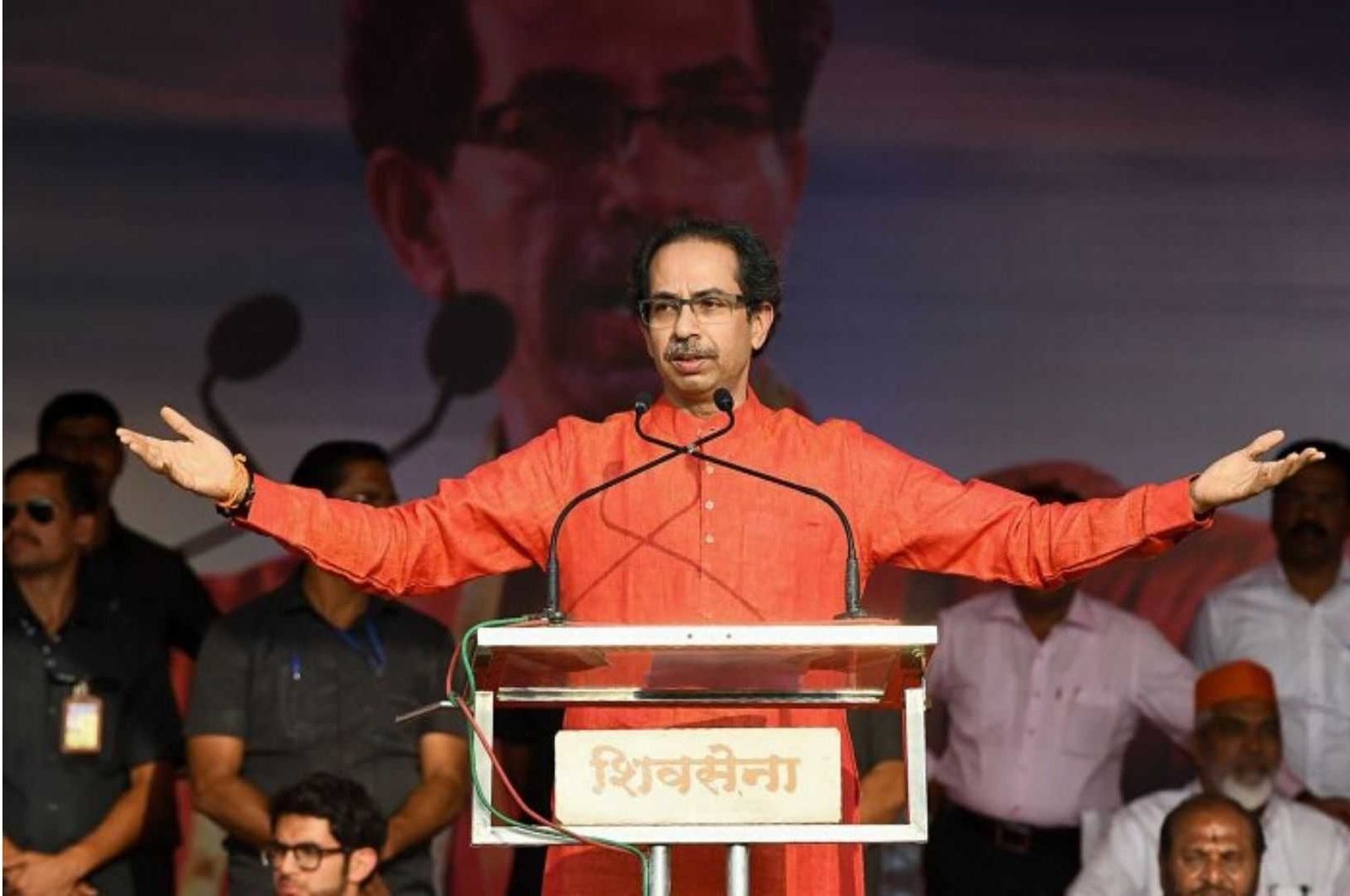 मुख्यमंत्री | Shiv Sena chief Uddhav Thackeray sworn in as CM ...