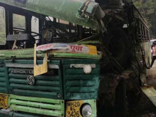 मृत्यू | The ST-bus driver died on the spot when the truck parked on the side of the road
