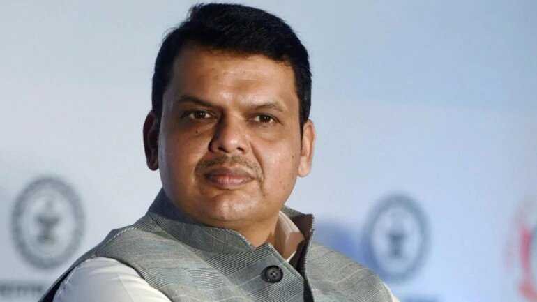 कोर्टा |Fadnavis order to appear in court in New Year's