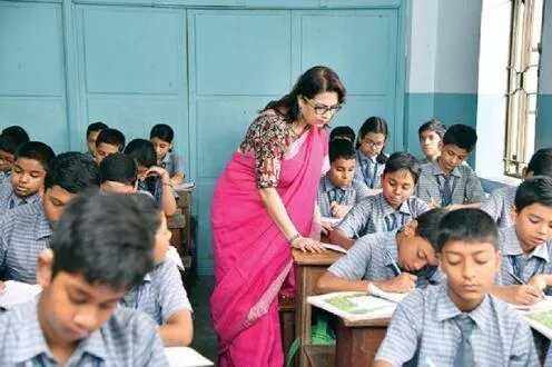 राज्यातील सात हजार शिक्षकांची नोकरी टांगणीवर, Seven thousand teachers in the state are hired