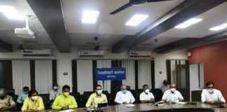 मुख्यमंत्र्यांनी साधला औरंगाबाद -CM leads Aurangabad -